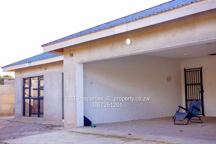 Spacious 4-Bed Seke Home — Metal Roof, Borehole