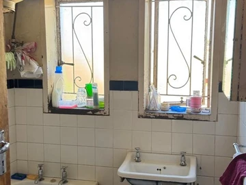 2 Bedroom Flat & Apartment