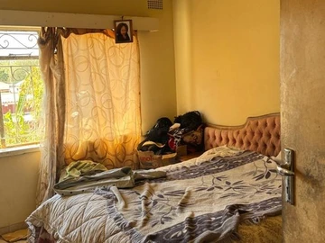 2 Bedroom Flat & Apartment