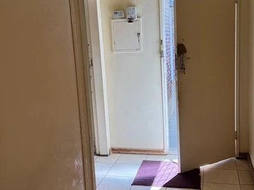 2 Bedroom Flat & Apartment
