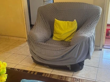 2 Bedroom Flat & Apartment