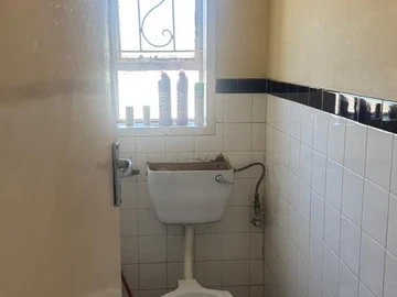 2 Bedroom Flat & Apartment