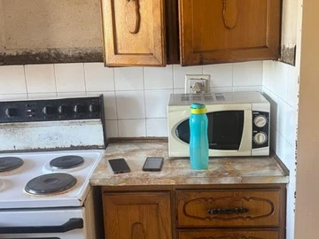 2 Bedroom Flat & Apartment